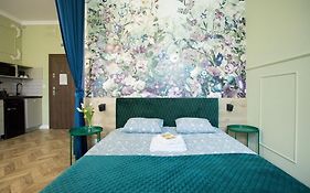 Petite Visite No 16